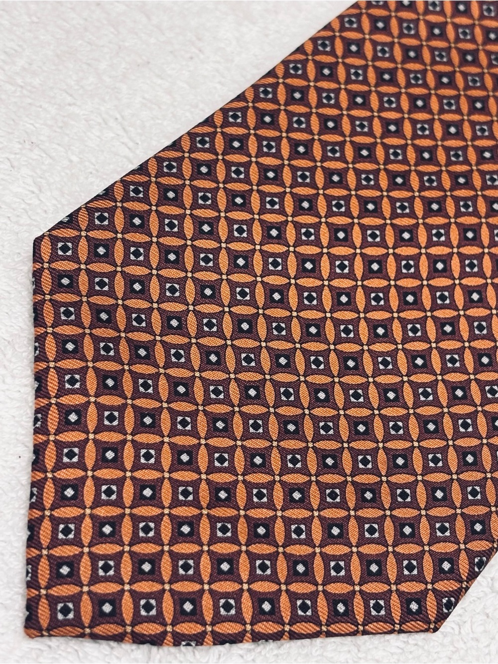 Brand New Tie By Jos A. Bank (Executive Collection) - Tie Is 3 1/2 Inches Wide